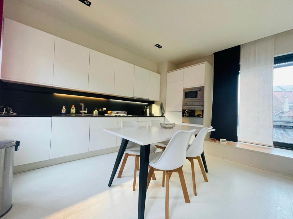 Down Town Penthouse With Private Parking Bruxelas Exterior foto